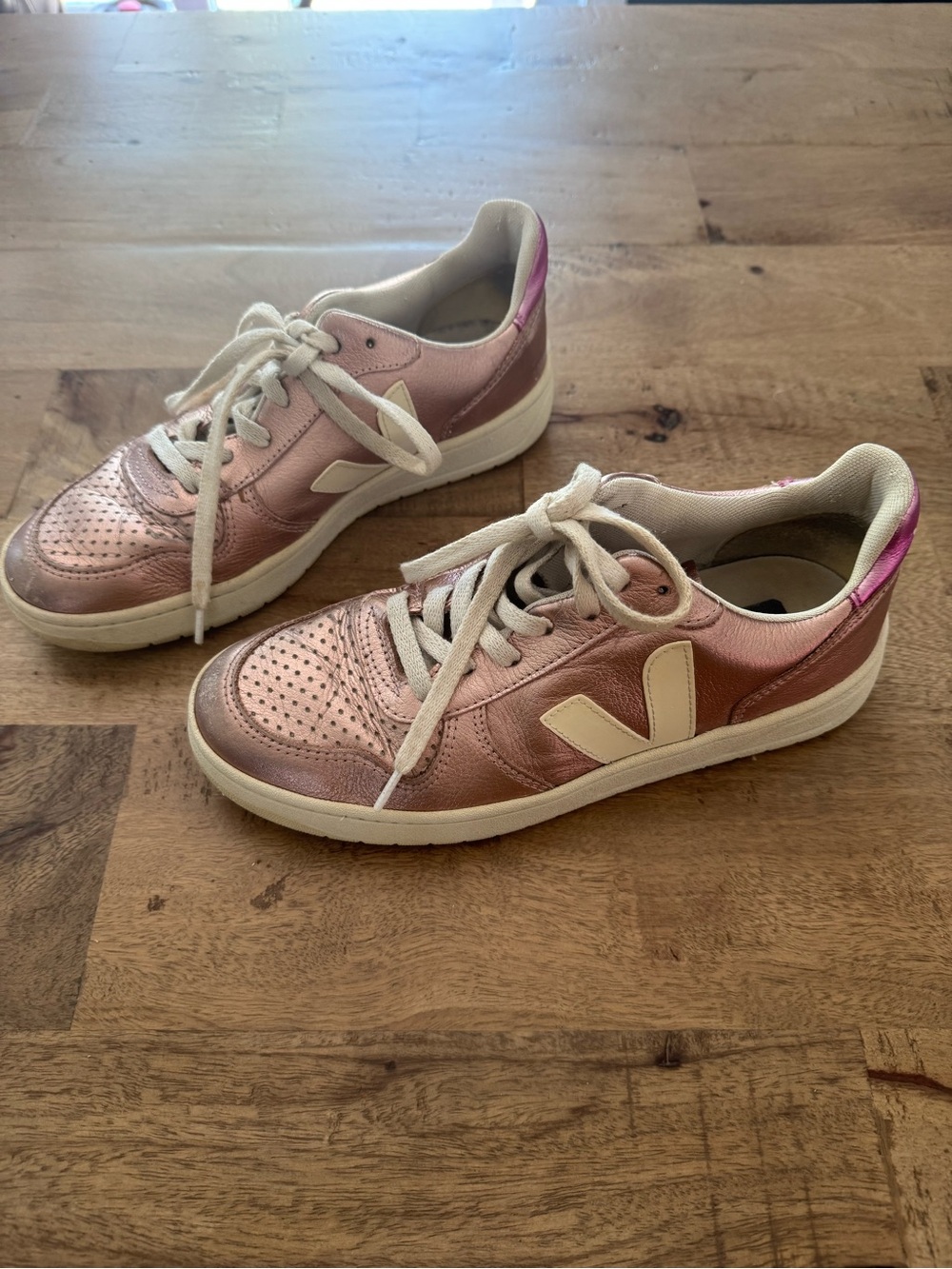 Anthropologie Veja V-10 Metallic Sneakers pink sz 8 leather feminine statement